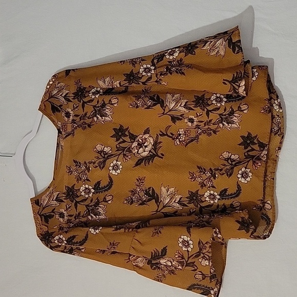 Bell Sleeve Top Jolt medium mustard color NWOT - Picture 8 of 8